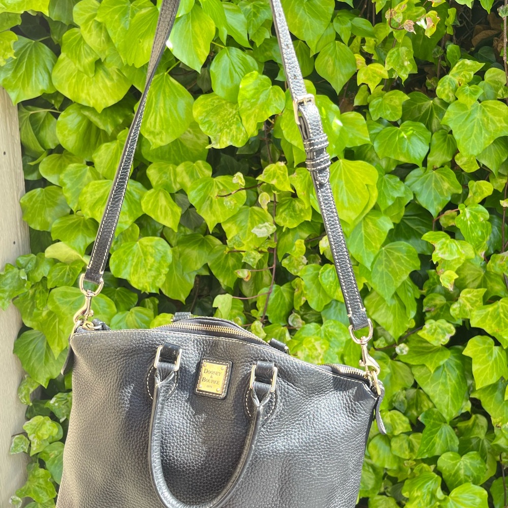 Dooney & Bourke Black GENUINE Pebbled Leather Dillen Women's Bag - Picture 2 of 16
